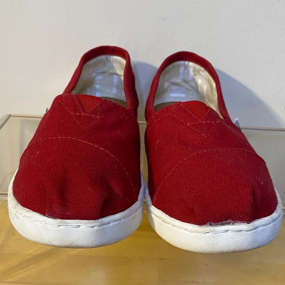 TOMS Cherry Canvas Slip-Ons Size Y 2.5